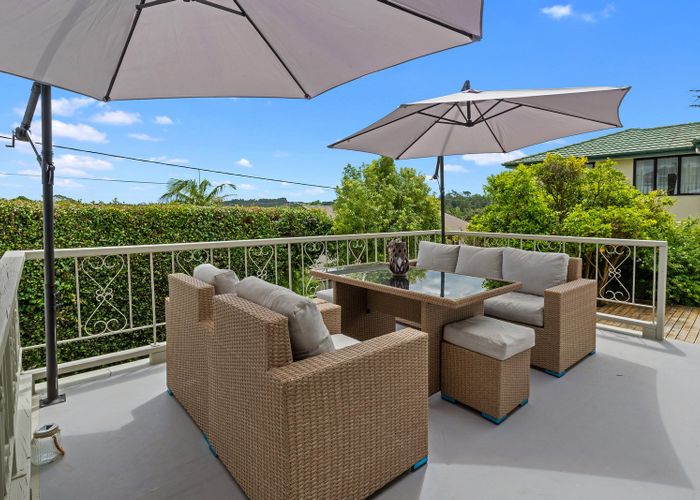  at 11 Winifred Avenue, Bayview, Auckland