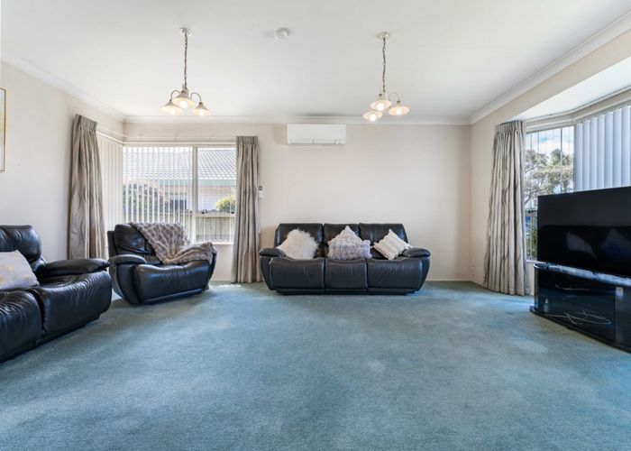  at 6 Graham Tagg Close, Pahurehure, Papakura, Auckland