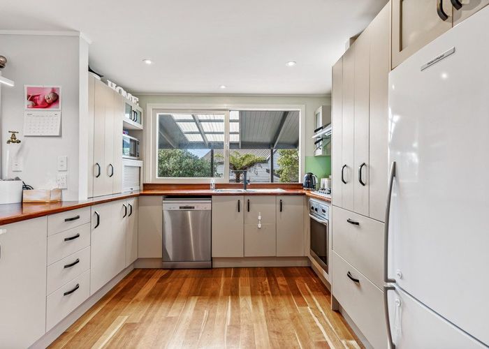  at 245 Metcalfe Road, Ranui, Auckland