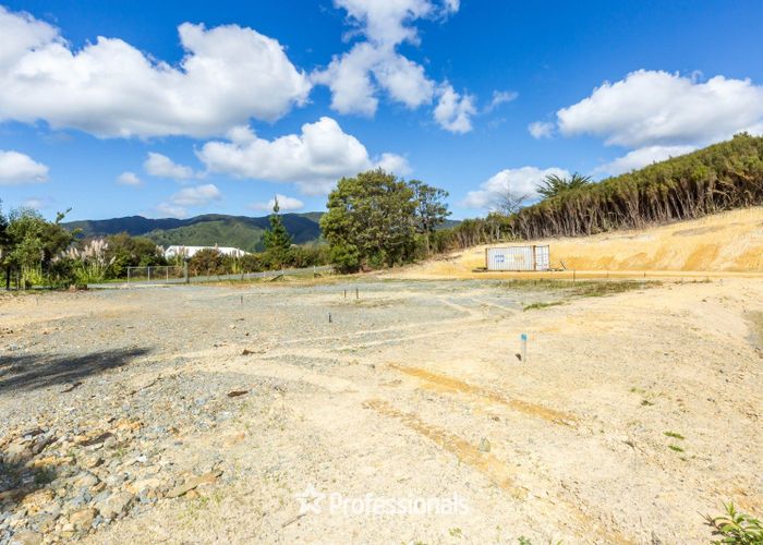  at 8 Stroma Way, Timberlea, Upper Hutt, Wellington