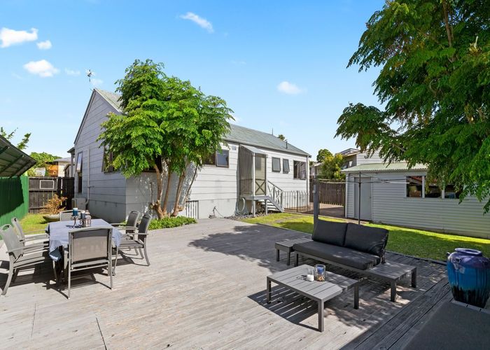  at 3 Iris Place, Clendon Park, Auckland