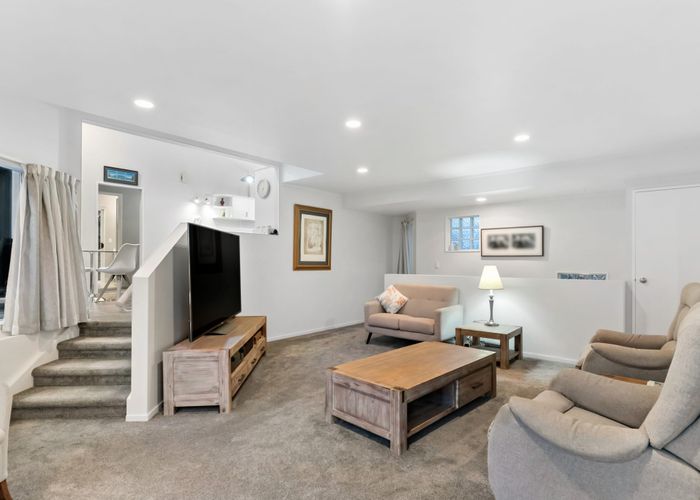  at 2/3 Tiri View Place, Waiake, North Shore City, Auckland