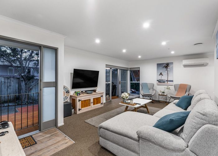  at 2 Katrina Place, Massey, Auckland