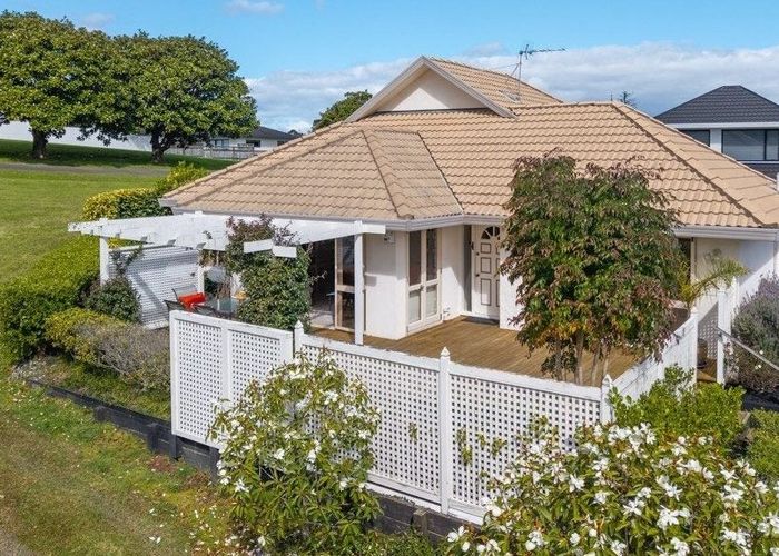  at 1/9 Putter Place, Golflands, Auckland