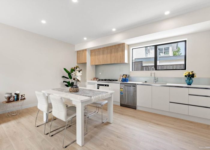  at 37B Kingdale Road, Henderson, Auckland