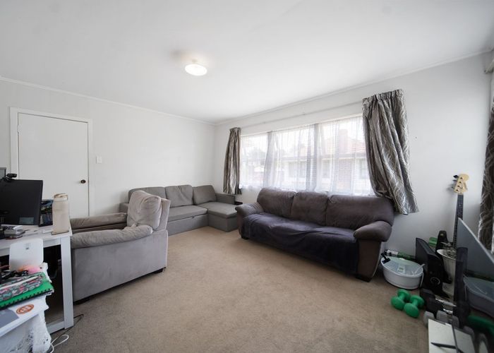  at 8 Haddon Street, Mangere East, Manukau City, Auckland