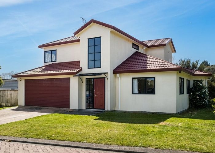  at 2 Cromarty Place, Papakowhai, Porirua