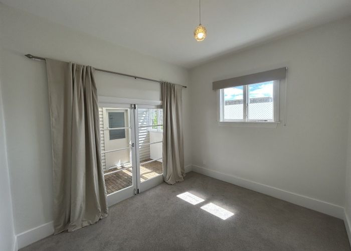  at 215 Olliviers Road, Linwood, Christchurch City, Canterbury
