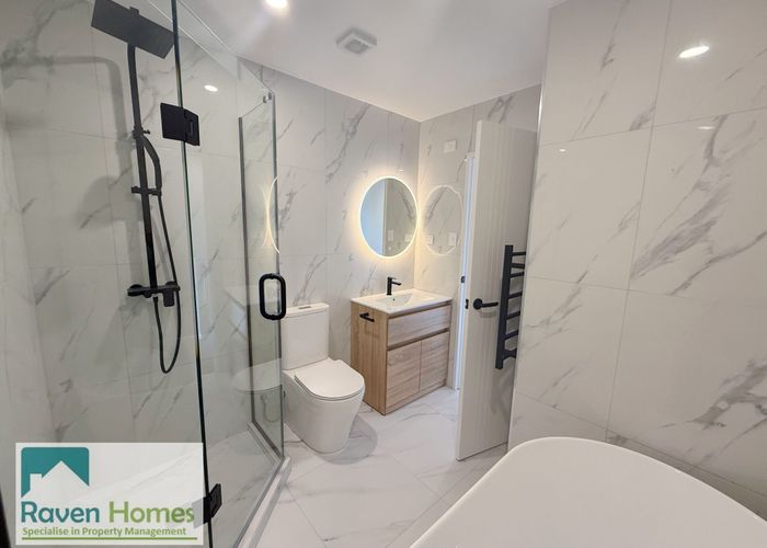  at 4/25 Taikata Rd, Te Atatu Peninsula, Waitakere City, Auckland