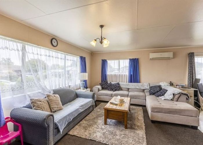  at 570 Rosedale Crescent, Cloverlea, Palmerston North, Manawatu / Whanganui