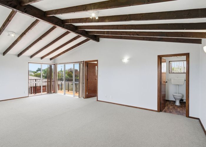  at 15 Wychwood Crescent, Bishopdale, Christchurch City, Canterbury
