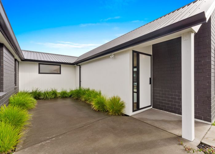  at 43 Rosslands Avenue, Karaka, Papakura