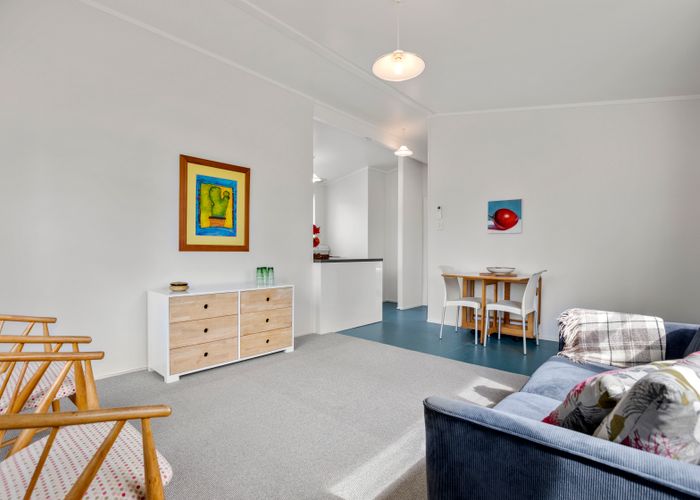  at 1/6 Leonard Road, Mount Wellington, Auckland