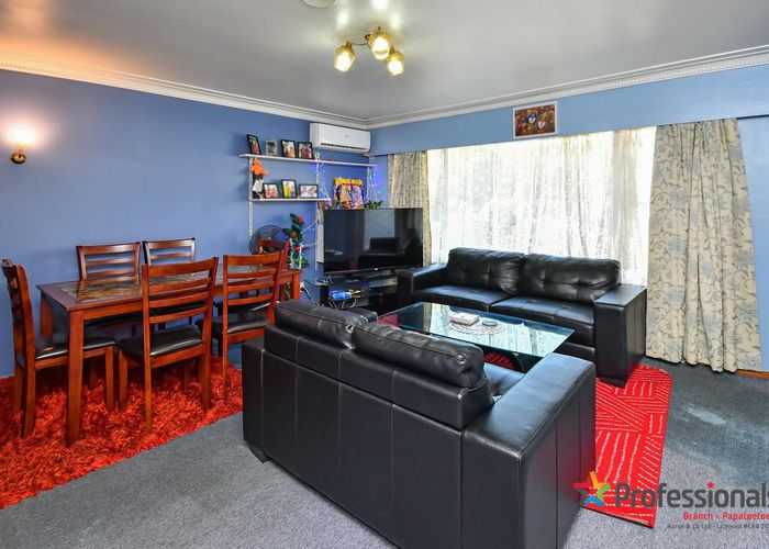  at 2/24 Miles Avenue, Papatoetoe, Auckland