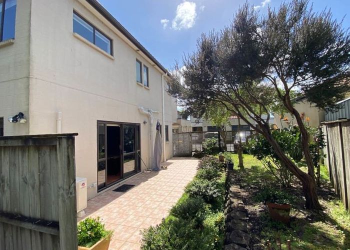  at 78 Huntington Park Drive, Huntington Park, Manukau City, Auckland