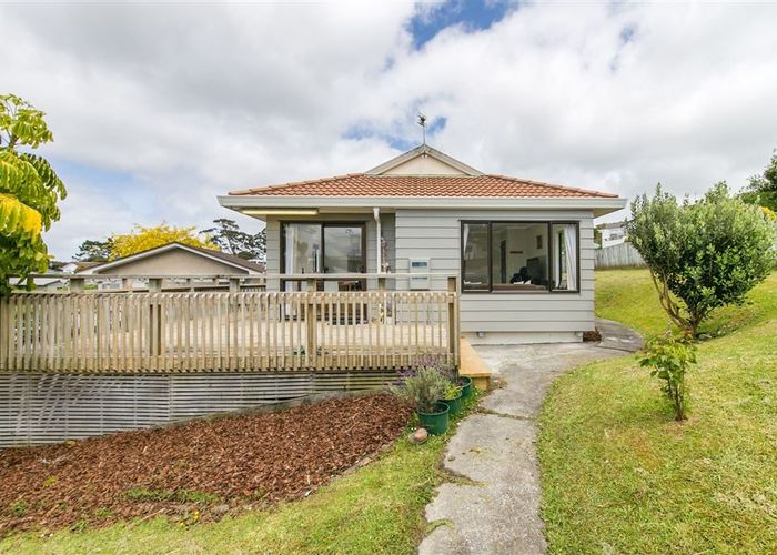  at 4 Amery Place, West Harbour, Waitakere City, Auckland