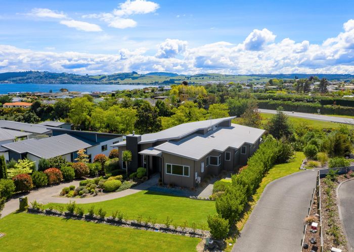  at 35 Magnolia Rise, Waipahihi, Taupo