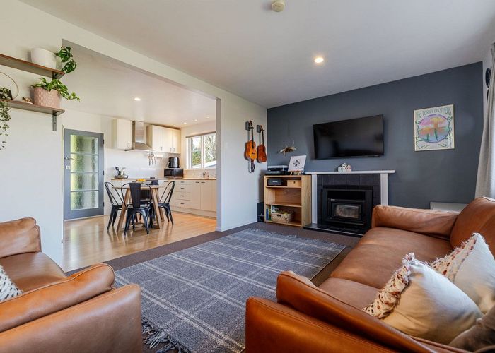  at 8 Stoke Place, Awapuni, Palmerston North, Manawatu / Whanganui
