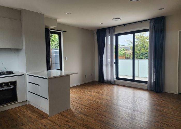  at 22F Totaravale Drive, Totara Vale, North Shore City, Auckland