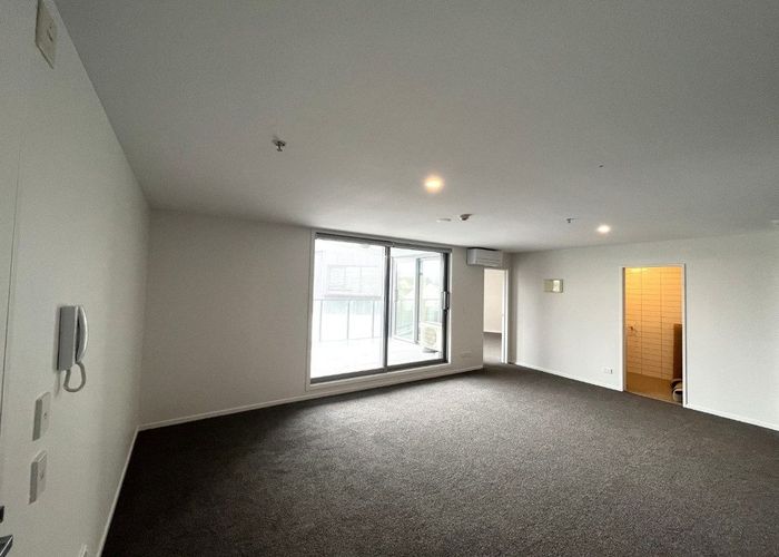  at 1H/84 Gunner Drive , Te Atatu Peninsula, Waitakere City, Auckland