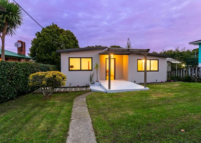  at 1/15 Fordham Street, Beach Haven, Auckland