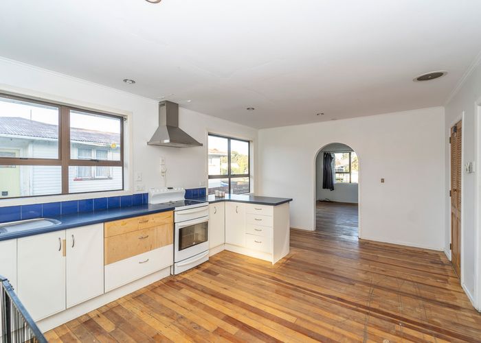  at 112 Oxford Street, Lansdowne, Masterton
