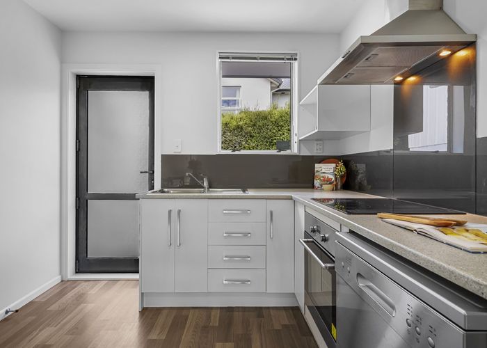  at 2/541 Barbadoes Street, Edgeware, Christchurch