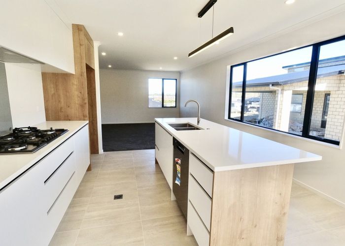 For rent 2/21 Tokerau Drive, Rototuna, Hamilton, Waikato homes.co.nz