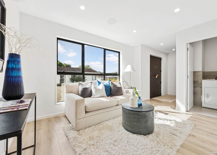  at LOT  2/33 Casuarina Road, Half Moon Bay, Manukau City, Auckland