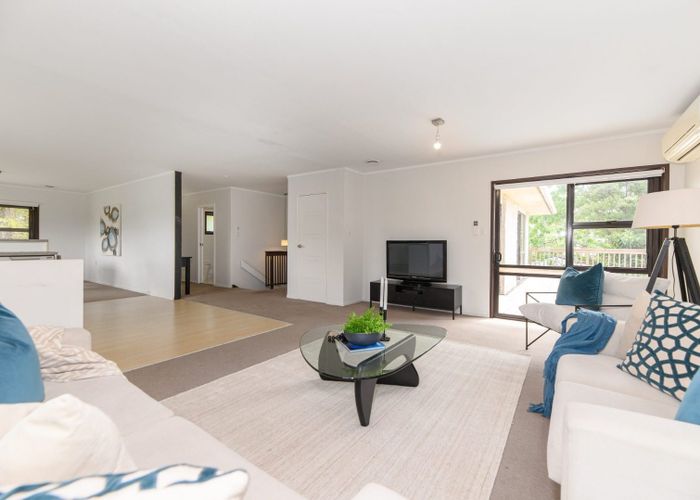  at 7 Valdese Rise, Browns Bay, Auckland