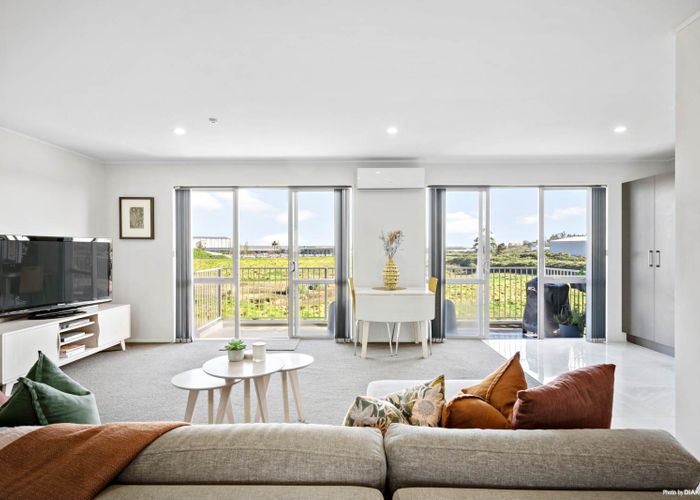  at 8/15 Bishop Lenihan Place, East Tamaki, Auckland