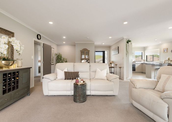  at 4 Gina Way, Welcome Bay, Tauranga, Bay Of Plenty