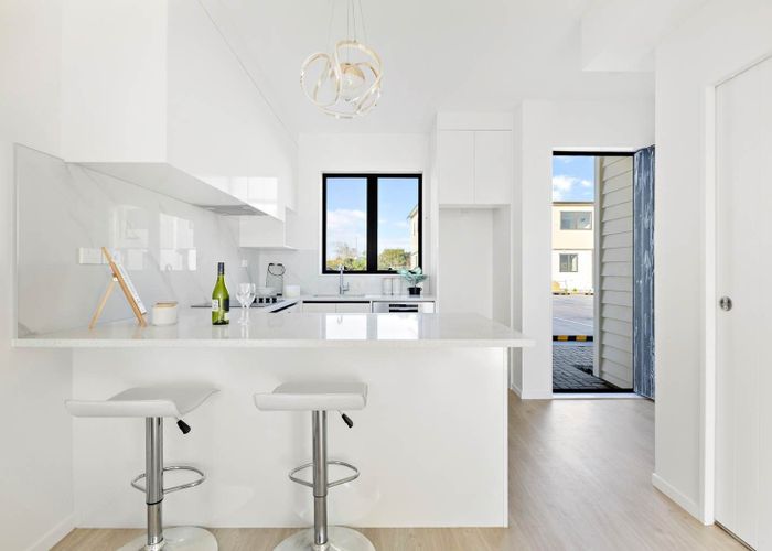  at 6/101 Botany Road, Botany Downs, Auckland