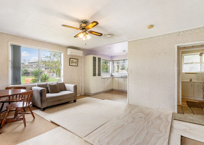  at 1/10 Frank Evans Place, Henderson, Waitakere City, Auckland