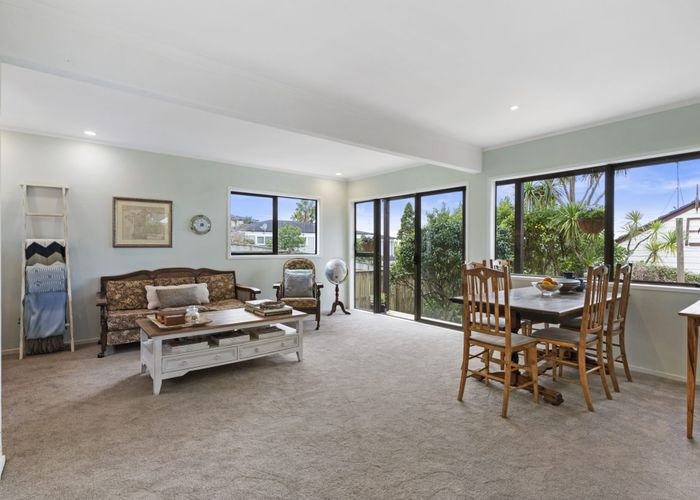  at 4/15 Roseberry Avenue, Birkenhead, Auckland