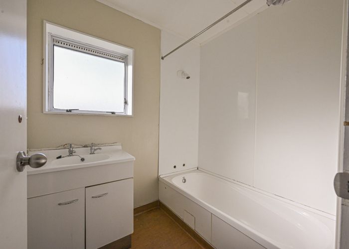  at 2/14 Leslie Place, Otara, Manukau City, Auckland