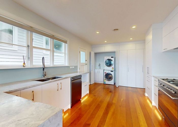  at 87 Farnham Street, Mornington, Wellington, Wellington