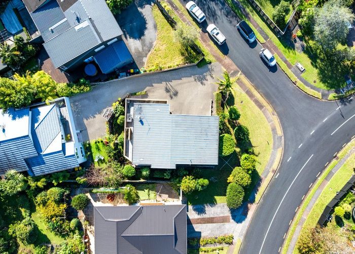  at 1/1 Jeanette Place, Mairangi Bay, North Shore City, Auckland