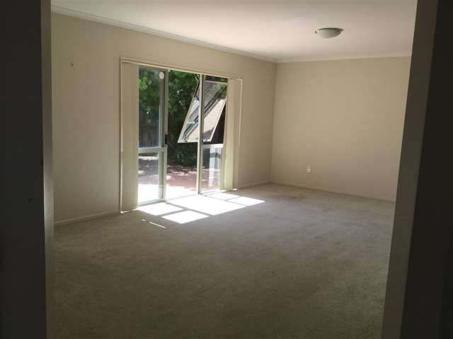  at 22 Newbegin Place, Weymouth, Manukau City, Auckland