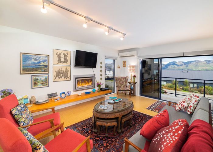  at 9 Muriwai Drive, Lyttelton