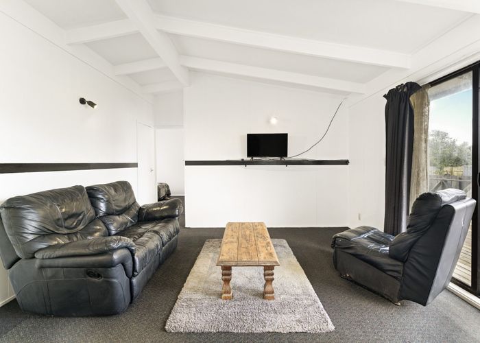  at 2/14 Idlewild Avenue, Mangere, Manukau City, Auckland
