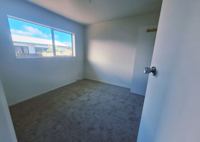  at 2/54 kenderdine Road, Papatoetoe, Manukau City, Auckland
