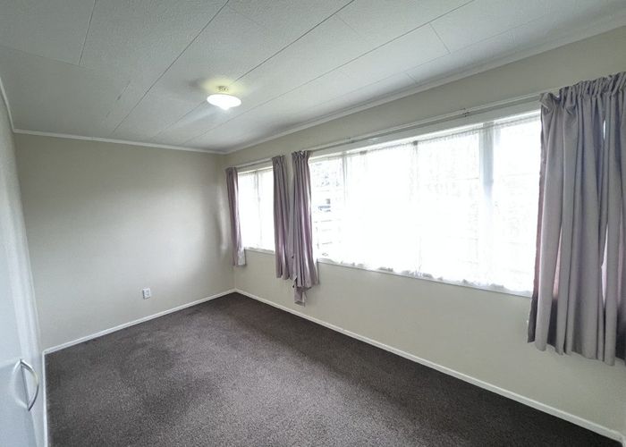  at 9 Norval Street, Henderson, Waitakere City, Auckland