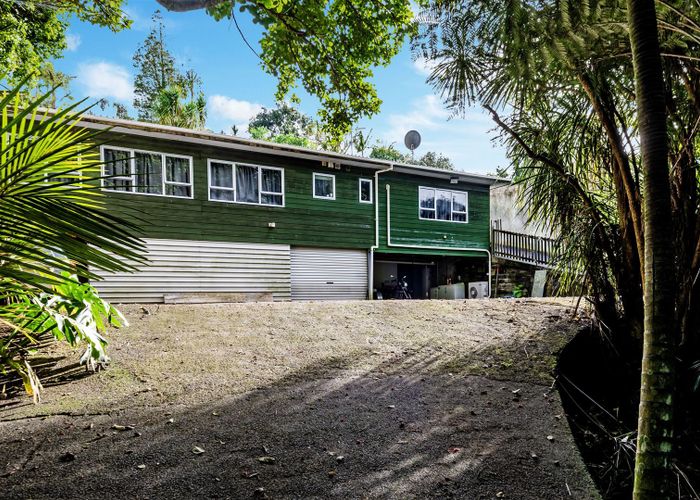  at 323 Glenfield Road, Glenfield, North Shore City, Auckland