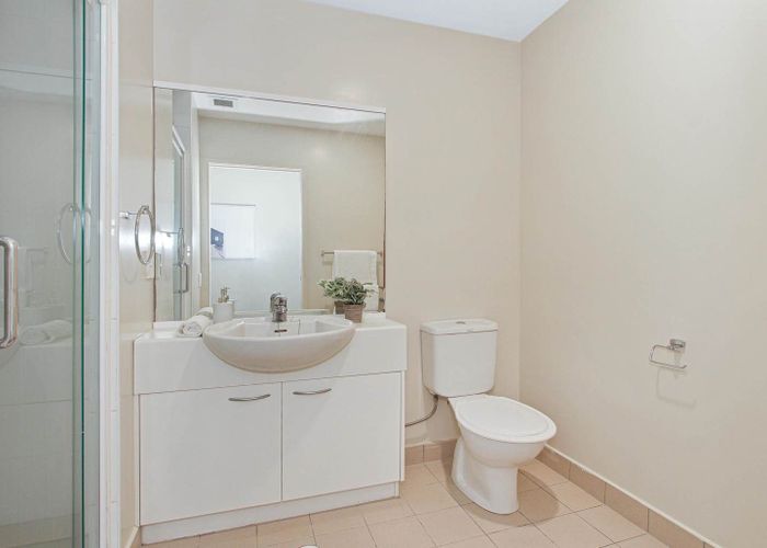  at 2G/5 Charlotte Street, Eden Terrace, Auckland