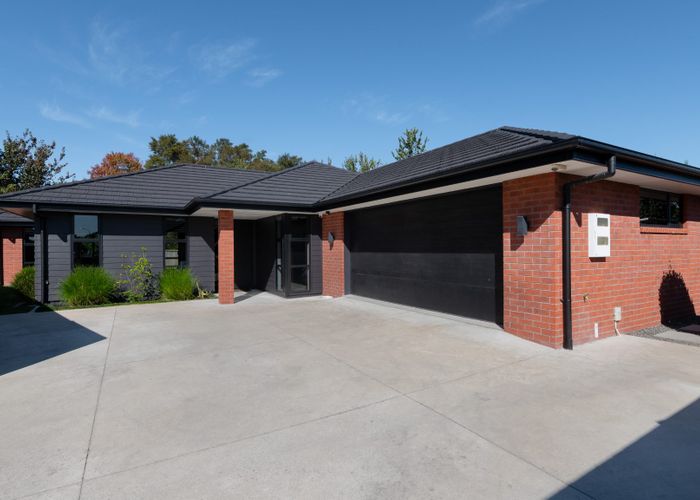  at 279 Dixon Road, Fitzroy, Hamilton