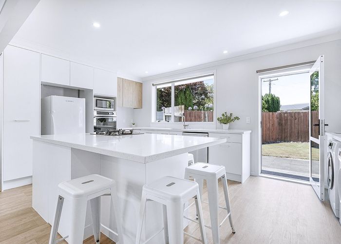  at 12 De Vere Crescent, Chartwell, Hamilton