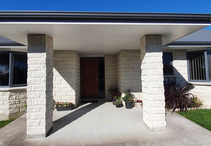  at 163 Queen Street West, Levin, Levin