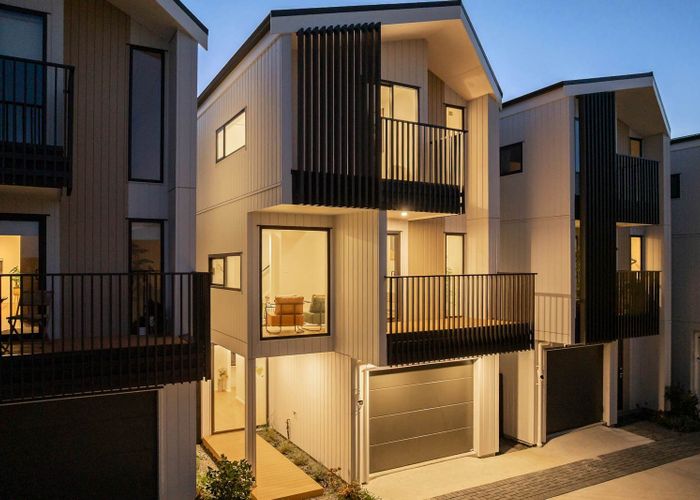  at 10B White Heron Drive, Massey, Waitakere City, Auckland