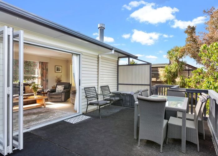 at 61 Daffodil Street, Titirangi, Auckland